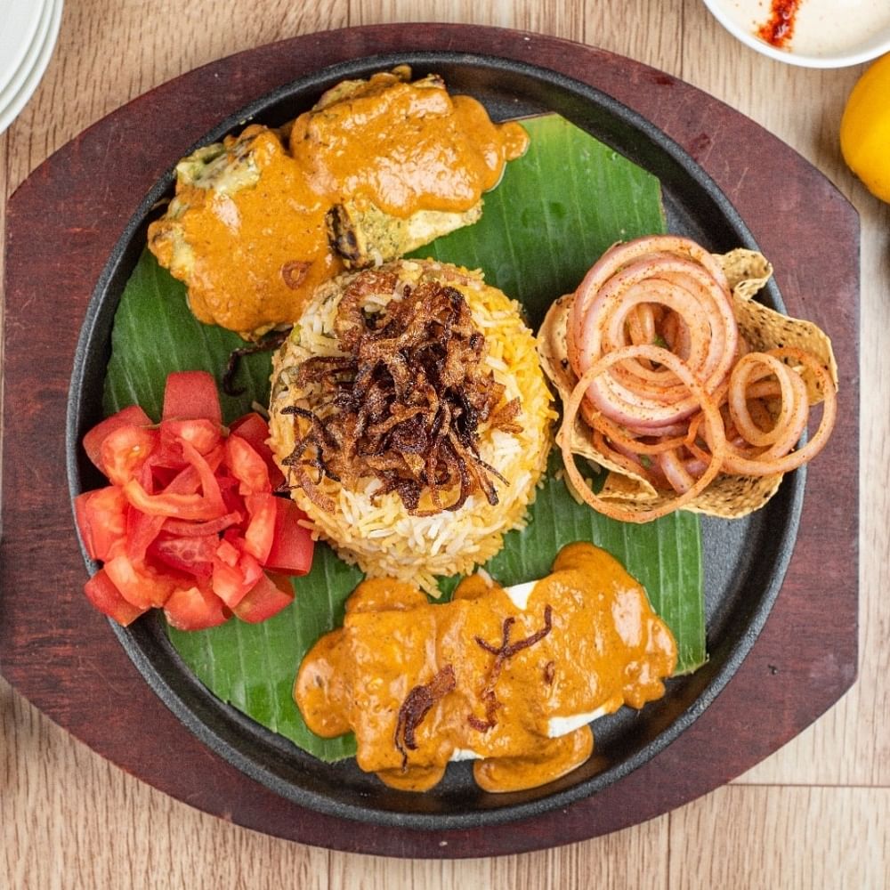 Food,Tableware,Dishware,Green bell pepper,Staple food,Recipe,Ingredient,Leaf vegetable,Plate,Garnish