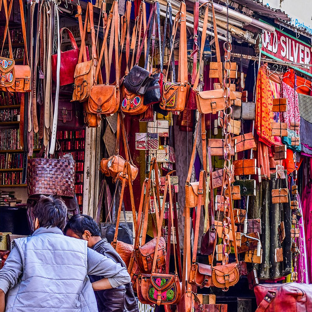 Textile,Temple,Orange,Selling,Wood,Shopping,Building,Market,Retail,City