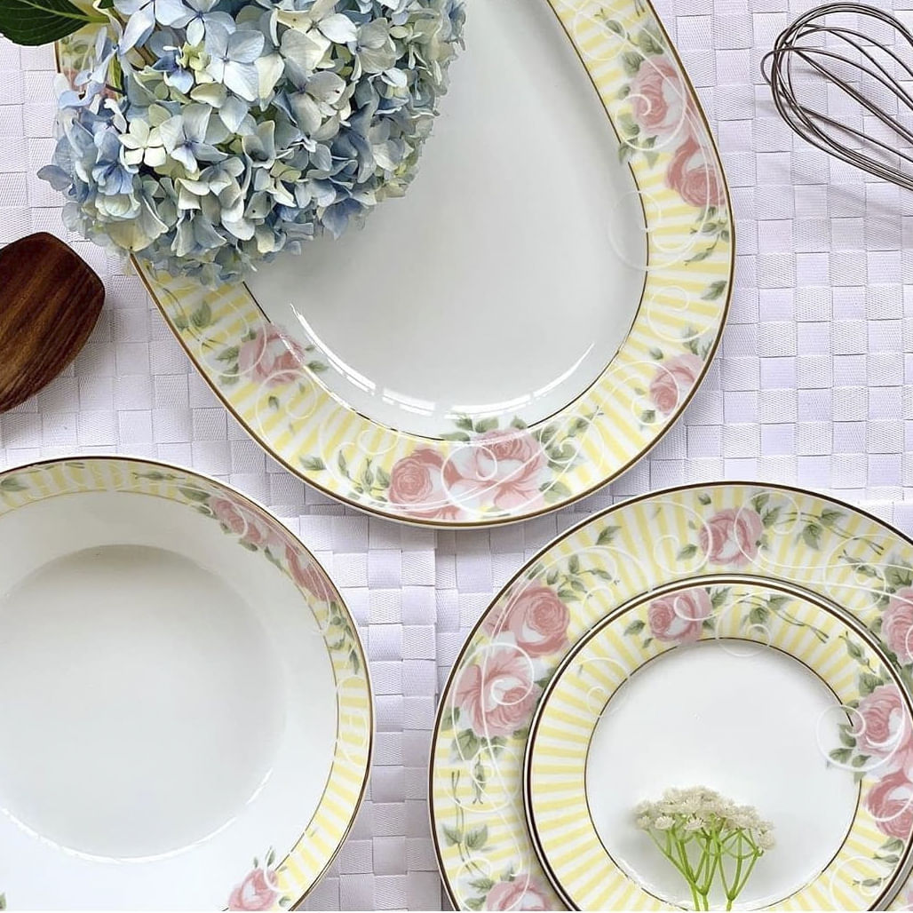 Dishware,Tableware,White,Serveware,Yellow,Porcelain,Creative arts,Body jewelry,Material property,Circle