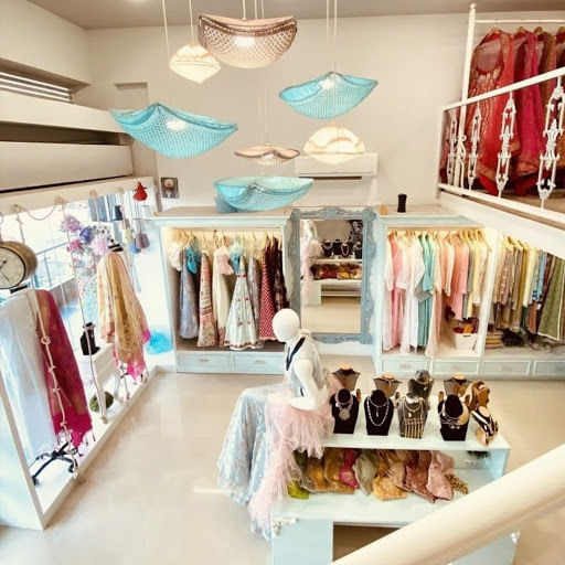 Shoe,Property,White,Shelf,Product,Fashion,Textile,Interior design,Clothes hanger,Shelving