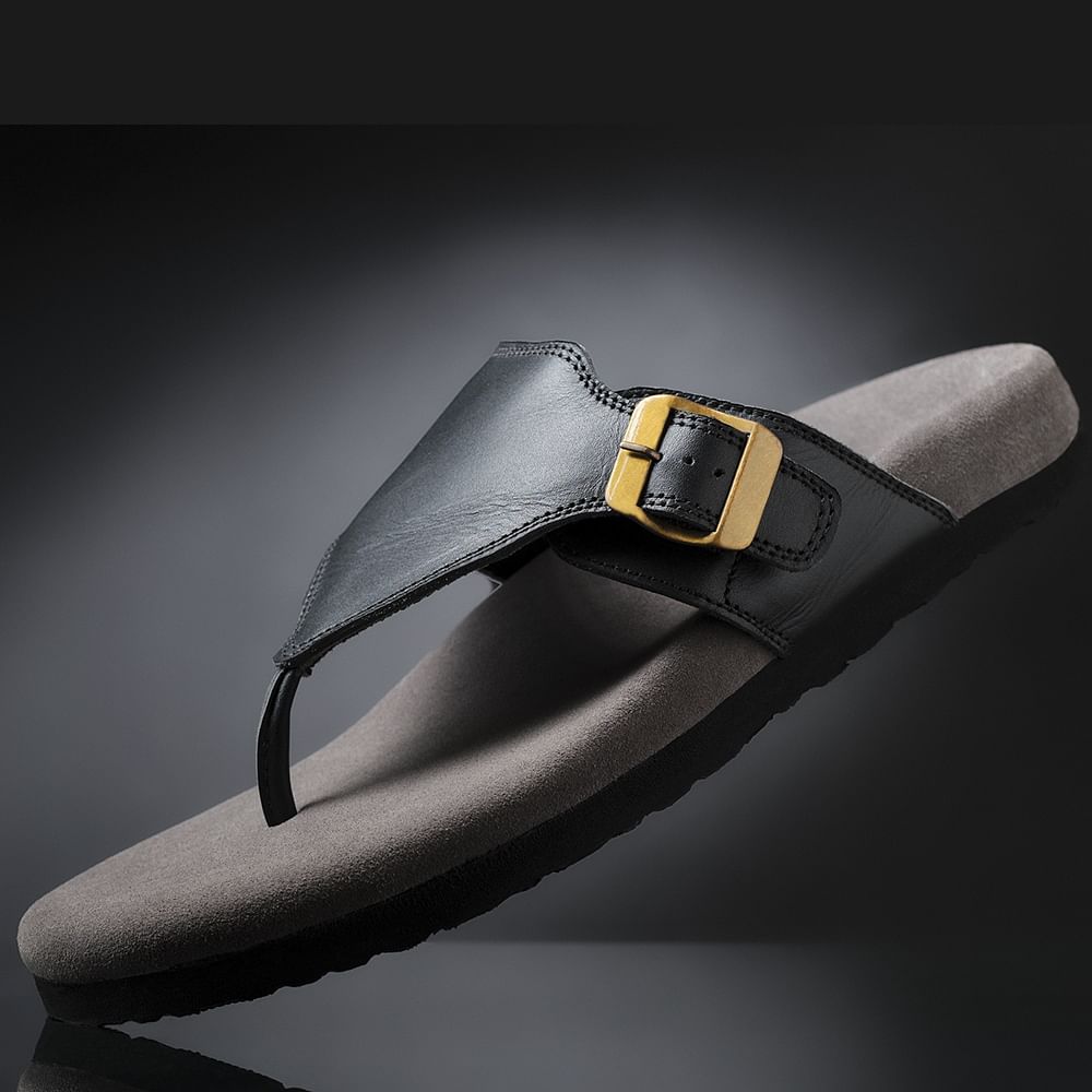 Hood,Automotive lighting,Automotive design,Door,Vehicle door,Car,Personal luxury car,Automotive exterior,Eyewear,Bumper
