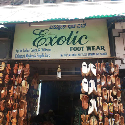 Font,Facade,Retail,Wood,Signage,Event,Market,Advertising,Logo,Natural foods