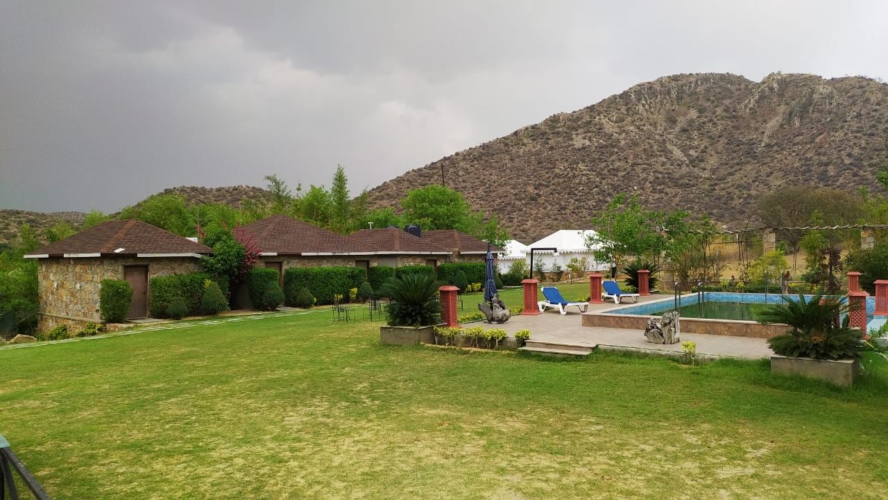 merchant-banner-blur