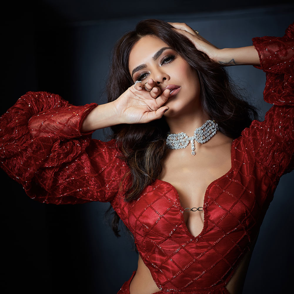 Hair,Face,Joint,Skin,Lip,Shoulder,Arm,Eye,Mouth,Muscle