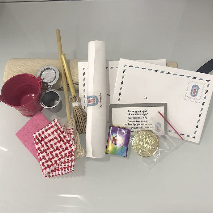 Glasses,Office supplies,Eyewear,Table,Rectangle,Writing implement,Stationery,Art,Circle,Wallet