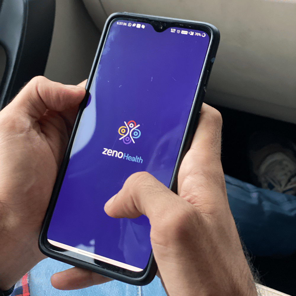 Hand,Communication Device,Mobile device,Mobile phone,Gesture,Finger,Portable communications device,Thumb,Gadget,Telephony