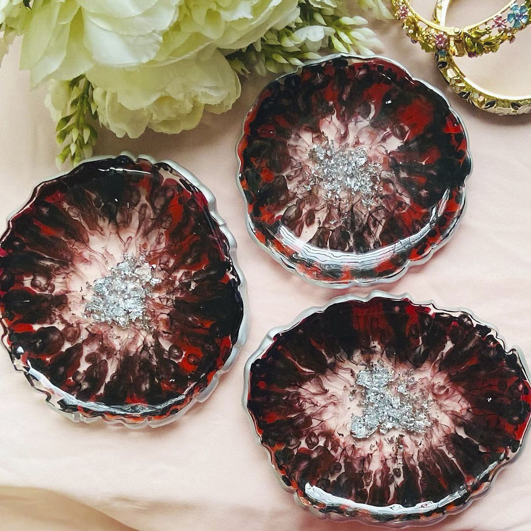 Tableware,Dishware,Food,Ingredient,Recipe,Serveware,Cuisine,Dish,Petal,Body jewelry