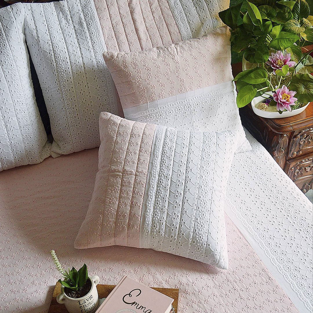 Plant,Furniture,Rectangle,Chair,Textile,Comfort,Table,Flowerpot,Pillow,Interior design