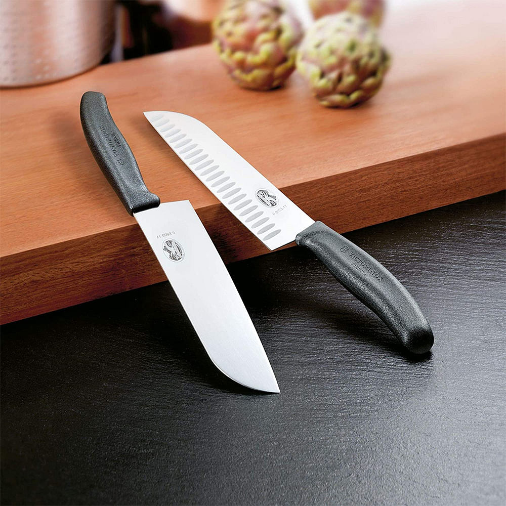 Tableware,Table,Plant,Wood,Cutlery,Kitchen utensil,Eyewear,Knife,Tool,Blade