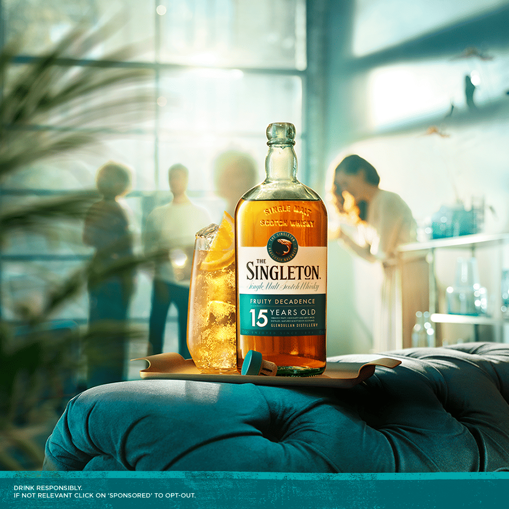 Liquid,Photograph,Bottle,Fluid,Solution,Yellow,Glass bottle,Drink,Alcoholic beverage,Gas