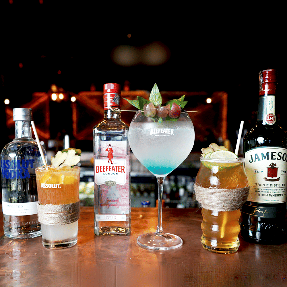 Bottle,Liquid,Tableware,Drinkware,Solution,Barware,Glass bottle,Cocktail,Fluid,Drink