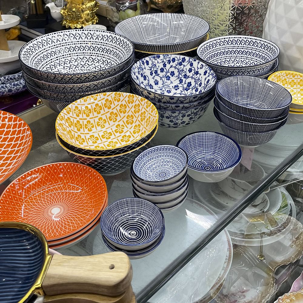 Dishware,Tableware,Serveware,Plate,Pottery,Porcelain,earthenware,Ceramic,Circle,Glass