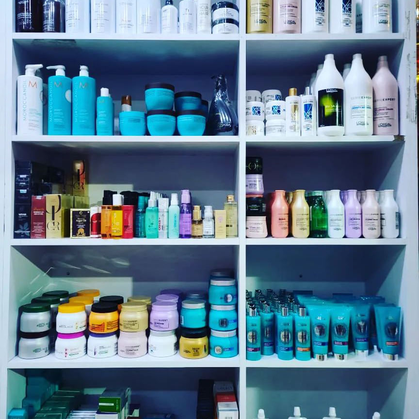 Furniture,Shelf,Photograph,Product,Shelving,Liquid,Drinkware,Fluid,Material property,Beauty