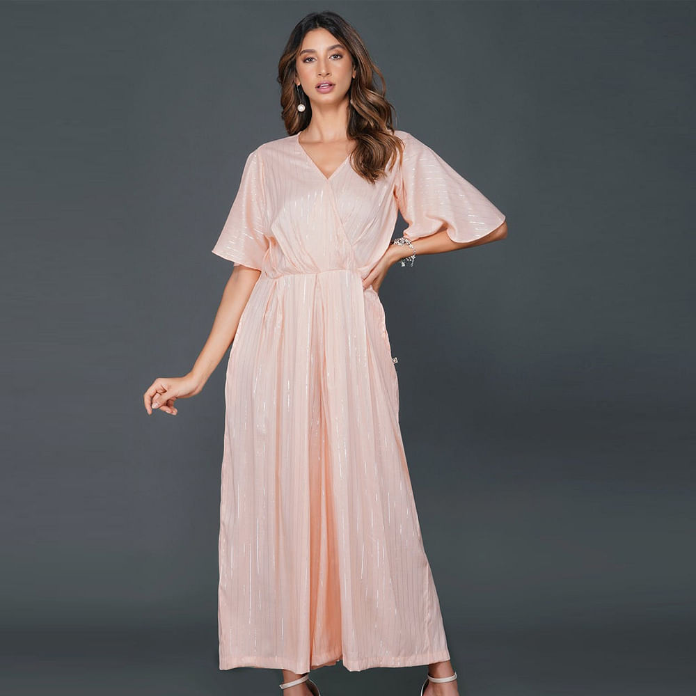 One-piece garment,Shoulder,Neck,Dress,Day dress,Sleeve,Waist,Gown,Thigh,Fashion design