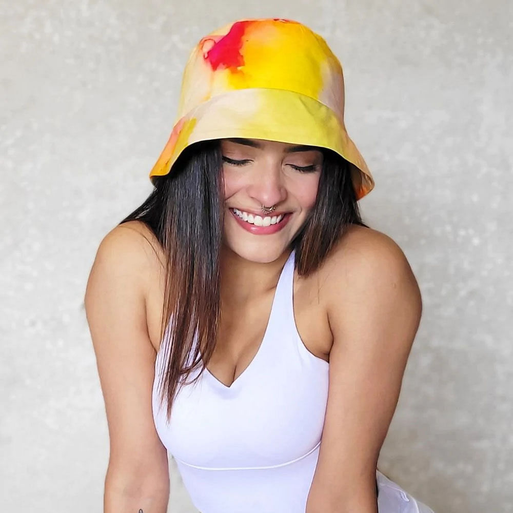 Clothing,Face,Smile,Helmet,Hard hat,Sleeve,Hat,Costume hat,Happy,Cap