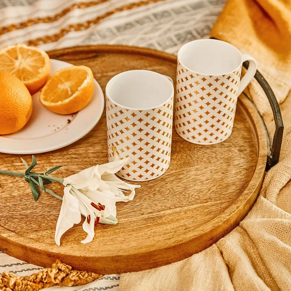 Tableware,Drinkware,Rangpur,Dishware,Cup,Table,Coffee cup,Orange,Valencia orange,Serveware