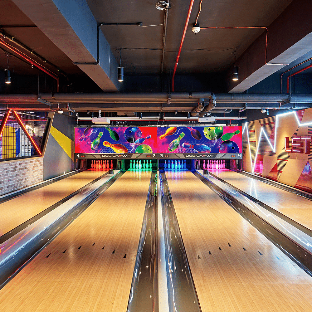 Bowling,Bowling pin,Bowling equipment,Wood,Ball game,Ten-pin bowling,Indoor games and sports,Floor,Line,Sports