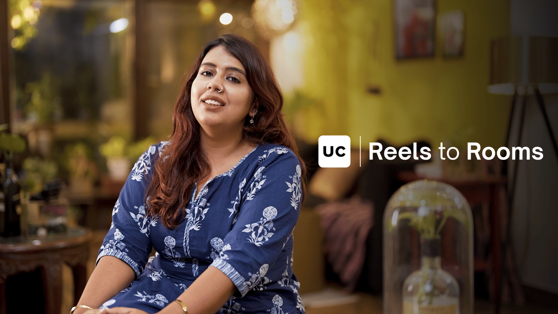 Photograph,Smile,Flash photography,Sleeve,Happy,Fashion design,Event,Electric blue,Brown hair,Leisure