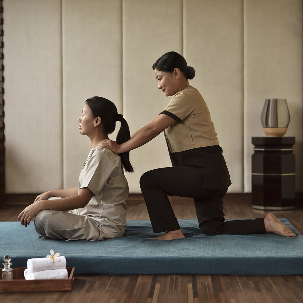 Sitting,Flooring,Floor,Exercise,Comfort,Physical fitness,Knee,Barefoot,Elbow,Foot