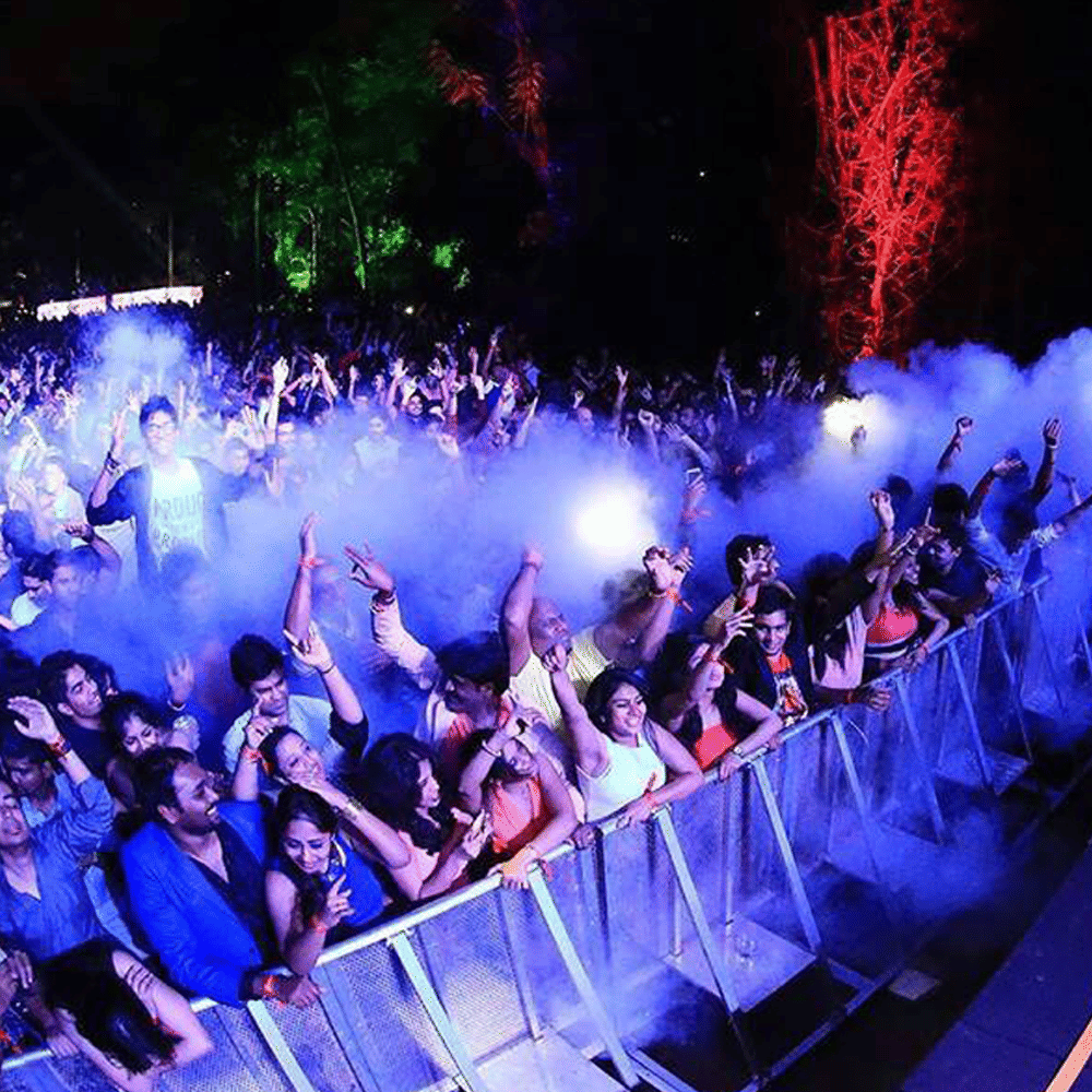 Purple,World,Blue,Lighting,Entertainment,Performing arts,Fan,Magenta,Crowd,Leisure