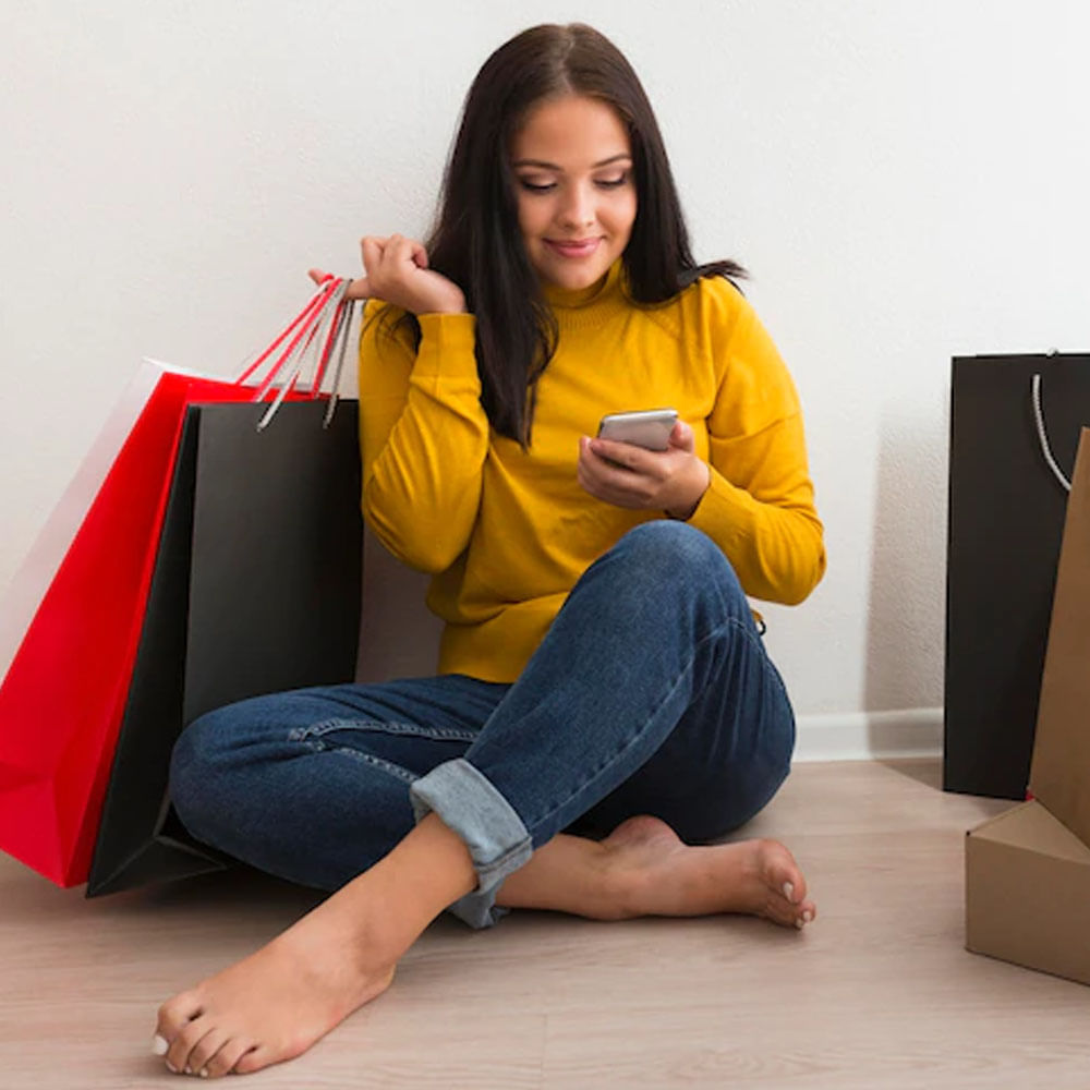 Joint,Jeans,Smile,Shoulder,Leg,Comfort,Neck,Sleeve,Standing,Thigh