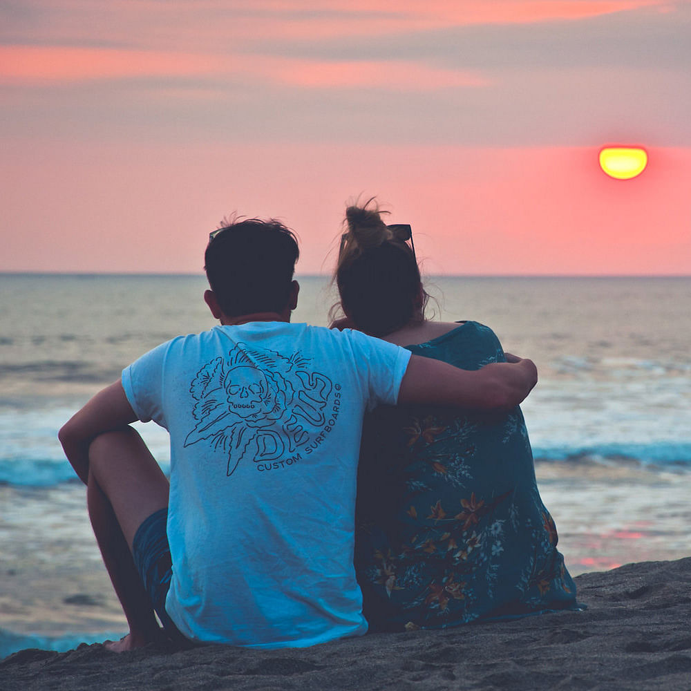 Water,Sky,Cloud,People in nature,People on beach,Nature,Beach,Afterglow,Flash photography,Happy