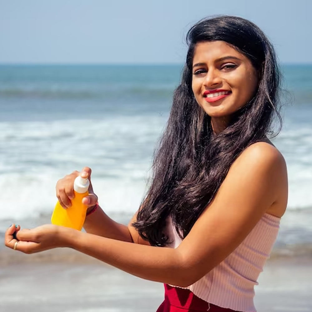 Water,Skin,Smile,Sky,Arm,People on beach,People in nature,Flash photography,Happy,Beach