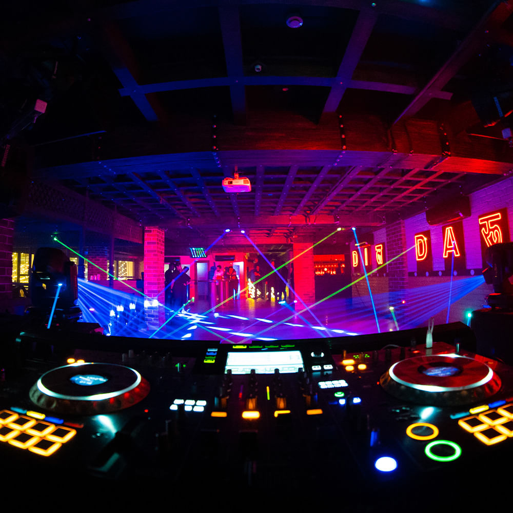 Light,Entertainment,Purple,Lighting,Electricity,Visual effect lighting,Art,Electric blue,Event,Magenta