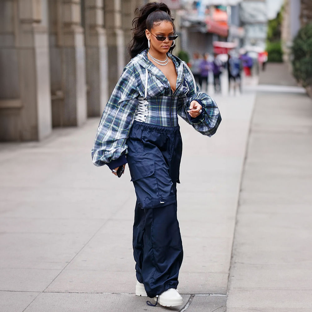 Sunglasses,Tartan,Dress shirt,Eyewear,Fashion,Sleeve,Standing,Waist,Collar,Luggage and bags