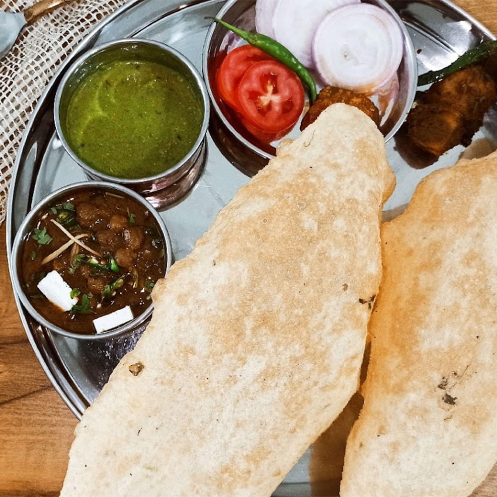 Food,Tableware,Ingredient,Recipe,Condiment,Plate,Cuisine,Dish,Chapati,Produce