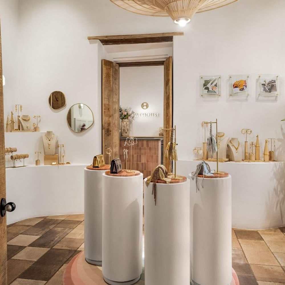 Building,Wood,Lighting,Picture frame,Interior design,Art,Floor,Flooring,Real estate,Ceiling