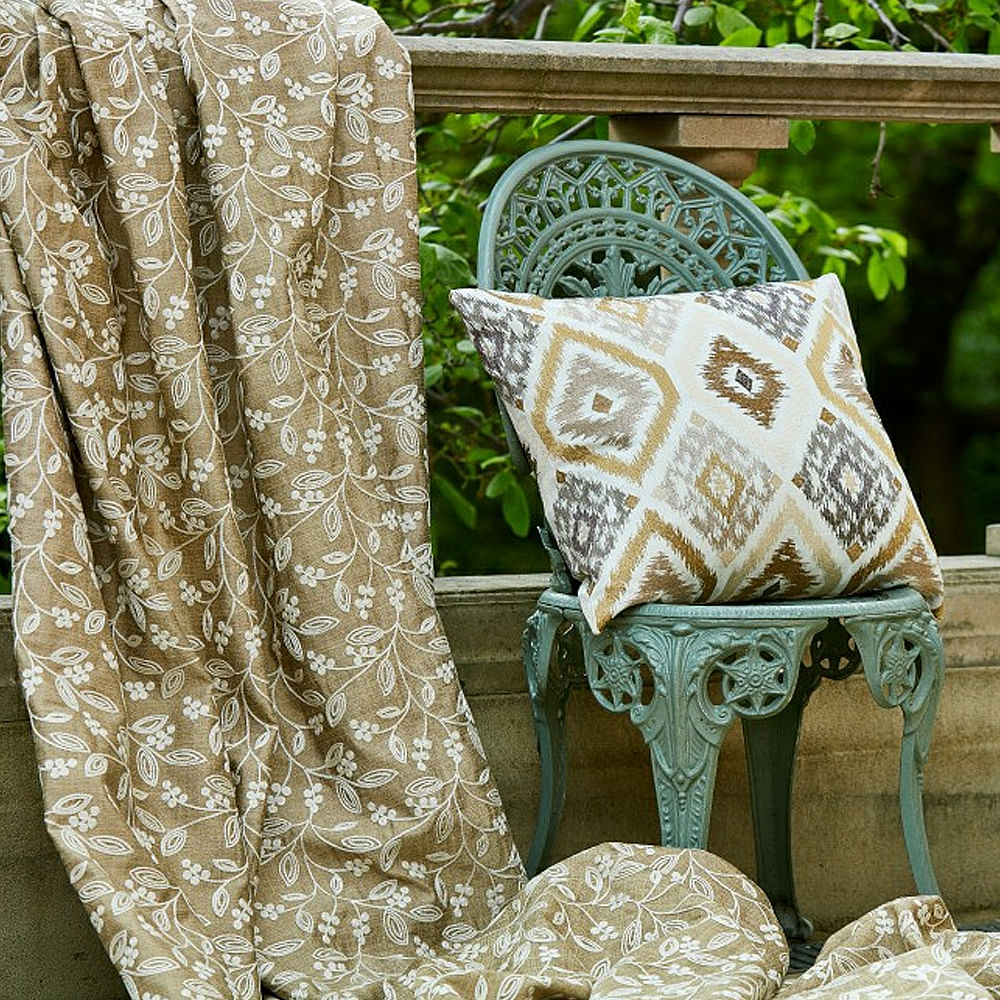 Plant,Furniture,Chair,Textile,Outdoor furniture,Pillow,Comfort,Font,Wood,Linens