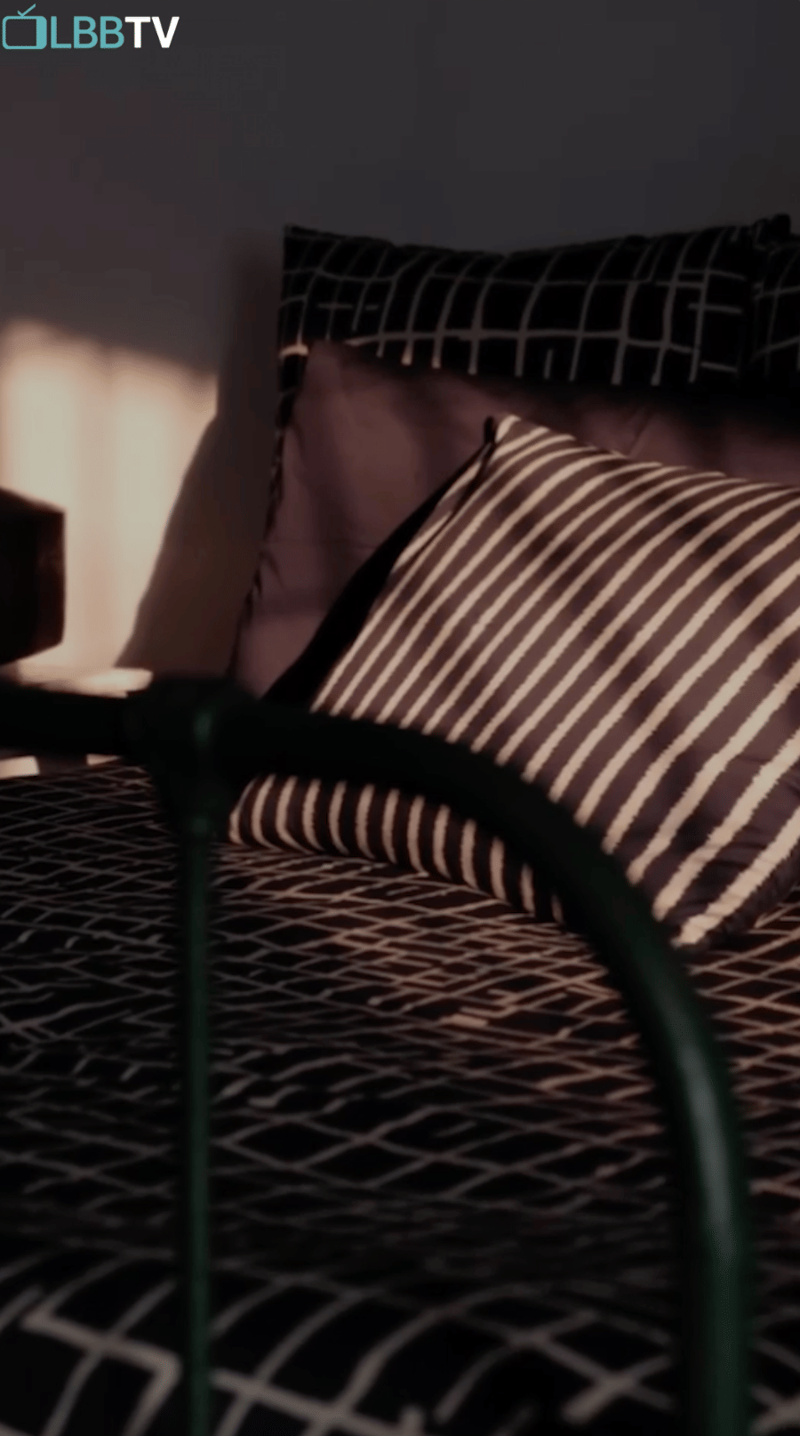 Wood,Couch,Comfort,Flooring,Floor,Rectangle,Outdoor furniture,Hardwood,Tints and shades,Human leg