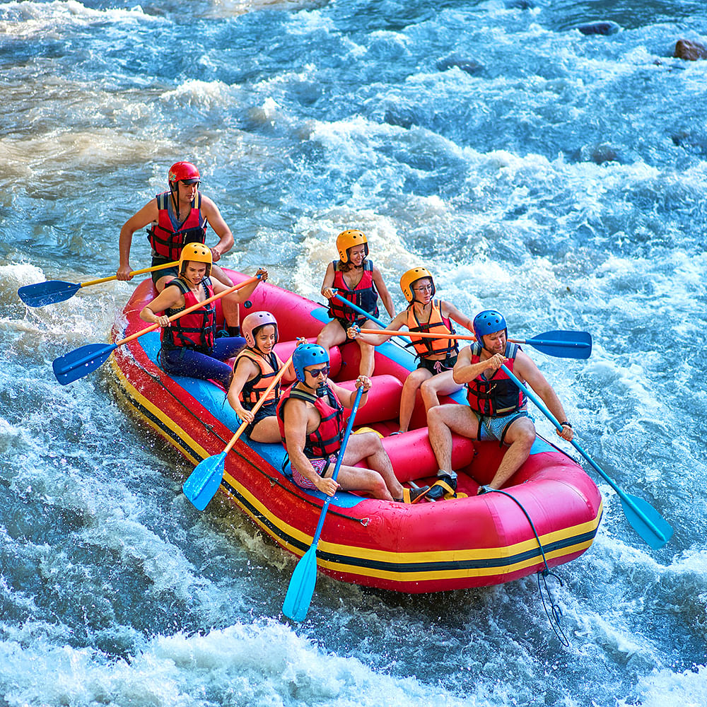 Water,Boat,Fluvial landforms of streams,Azure,Watercraft,Inflatable boat,Outdoor recreation,Watercourse,Leisure,Boats and boating--Equipment and supplies