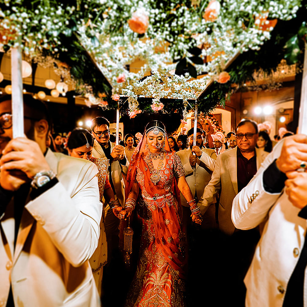 Temple,Orange,Gesture,Happy,Smile,Tree,Flash photography,Fun,Crowd,Event