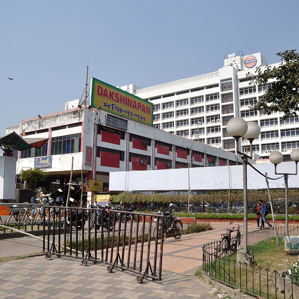 Building,Metropolitan area,Commercial building,Mixed-use