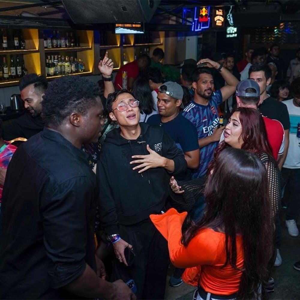 Trousers,Smile,Cool,Hat,Crowd,Entertainment,Leisure,Fan,Event,Fun