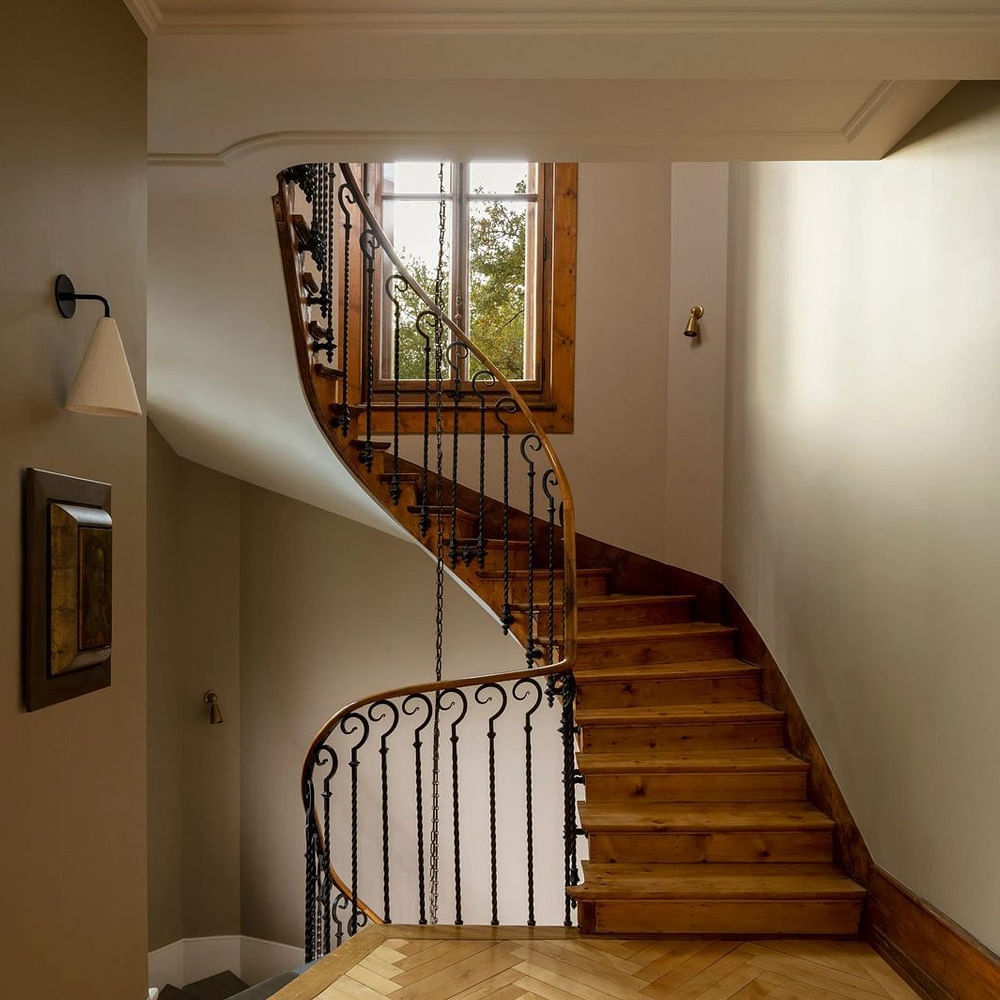 Property,Stairs,Fixture,Wood,Interior design,Architecture,Flooring,Floor,Wood stain,Line