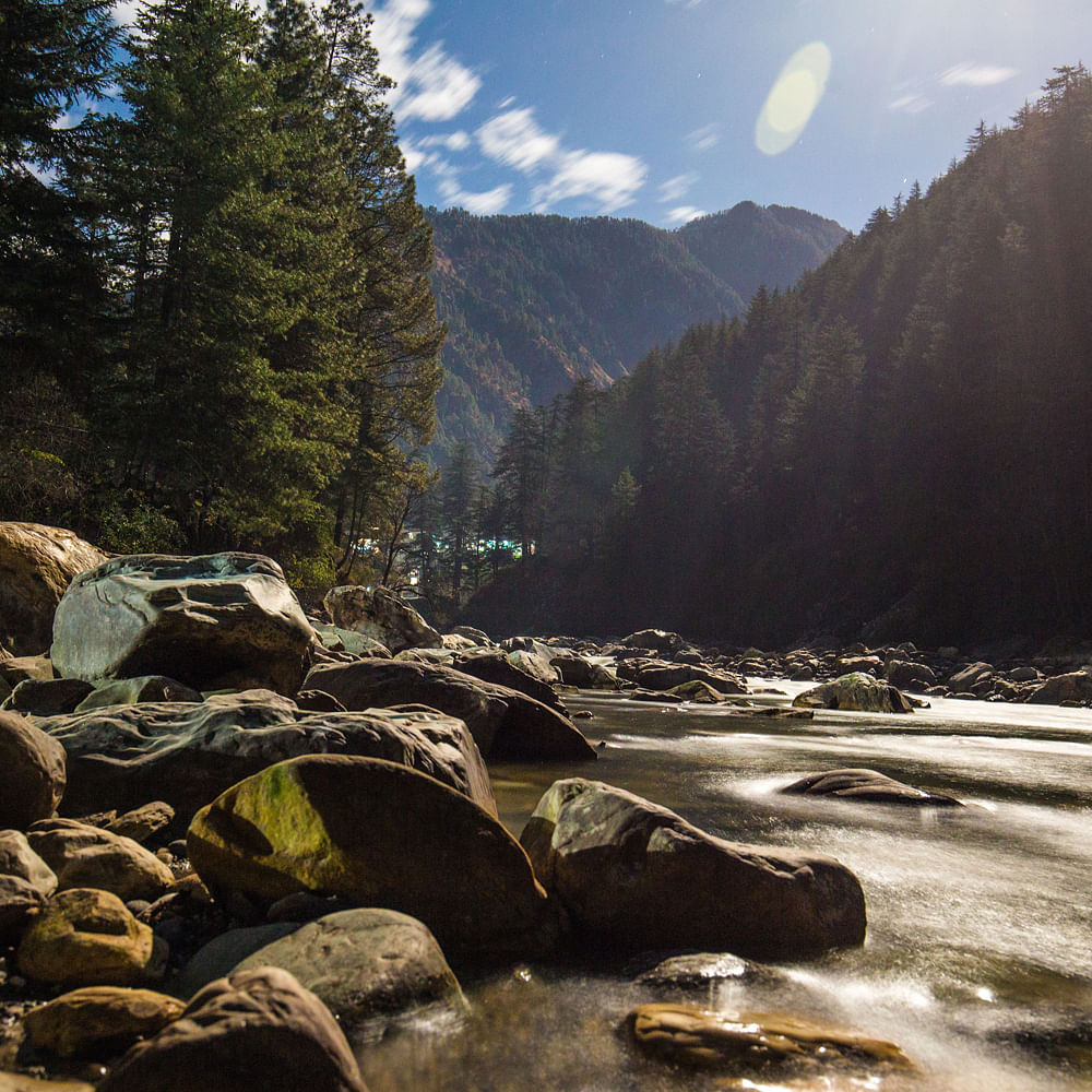 Water,Cloud,Sky,Mountain,Plant,Nature,Fluvial landforms of streams,Tree,Natural landscape,Highland