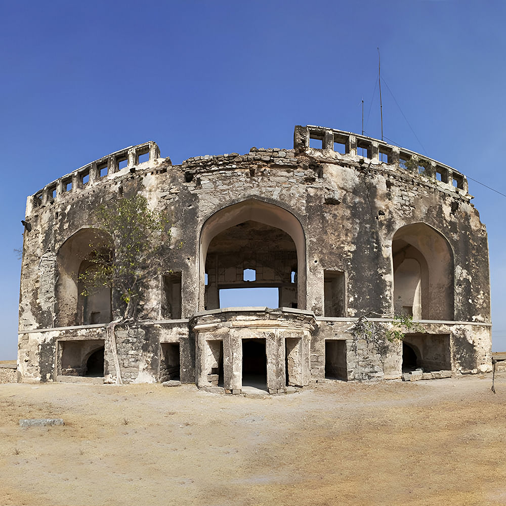 Sky,Fixture,Archaeological site,Facade,Monument,Landscape,Ancient roman architecture,Arch,Ancient history,Arcade