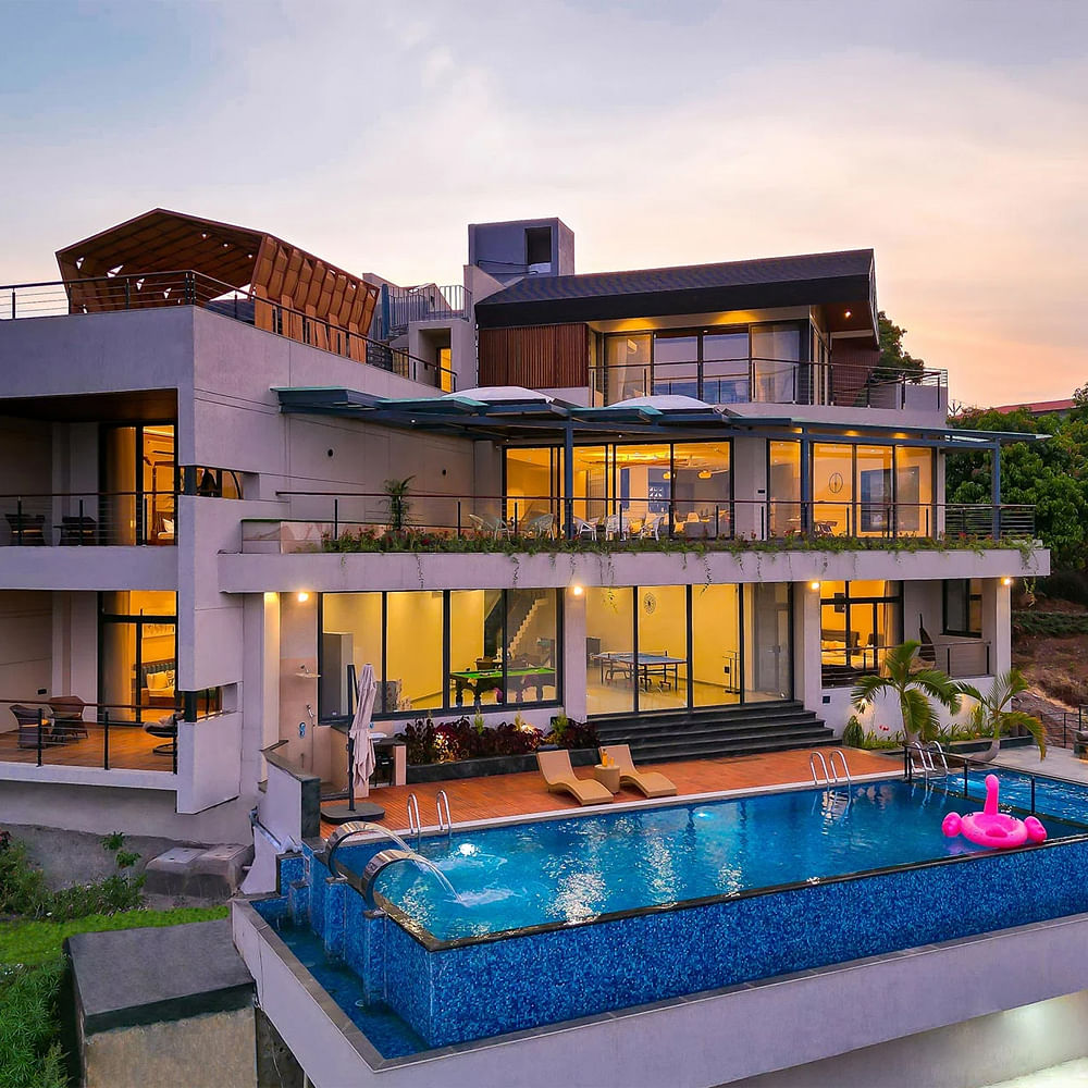 Sky,Cloud,Plant,Window,Building,Property,Swimming pool,Azure,Water,Condominium