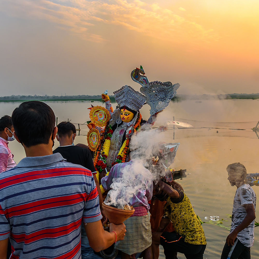 Temple,Tradition,Fun,Leisure,Holiday,Travel,Festival,Public event,Vacation