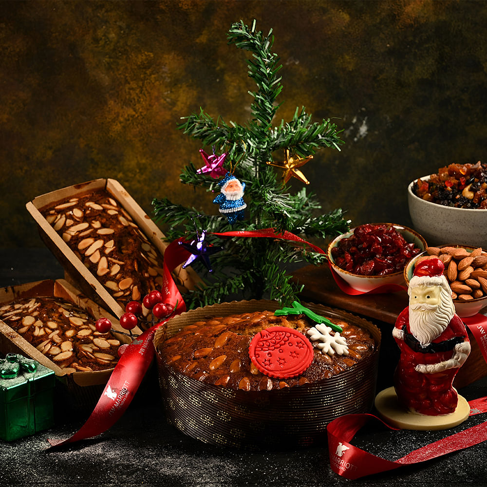 Food,Ingredient,Christmas decoration,Produce,Christmas Day,Gift,Holiday,Dessert,Recipe,Fruit