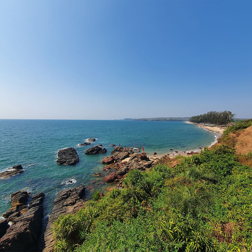 Blue,Water,Body of water,Water resources,Coast,Horizon,Sea,Coastal and oceanic landforms,Summer,Ocean