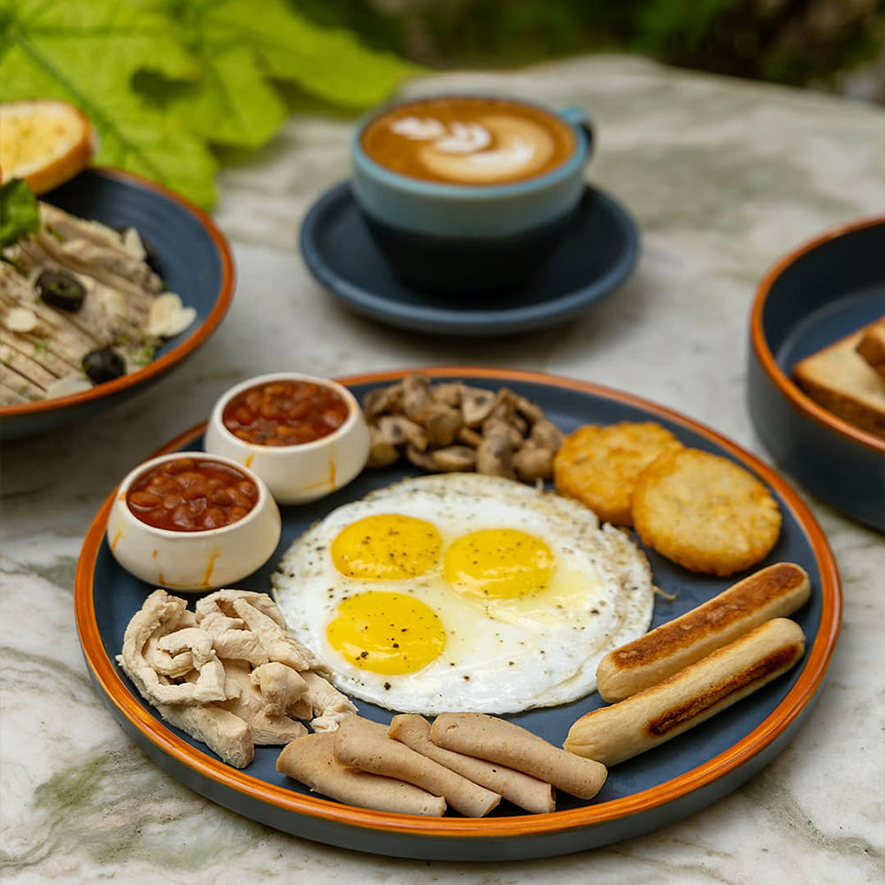 Food,Tableware,Ingredient,Fried egg,Breakfast,Dishware,Finger food,Egg,Vegetable,Brunch