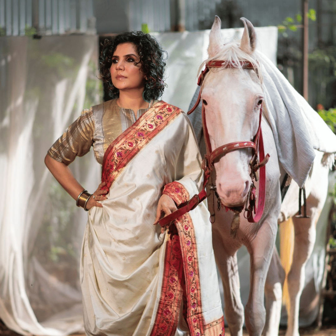 Sari,Temple,Fashion,Textile,Silk,Tradition,Waist,Photo shoot,Fashion design,Fashion Model