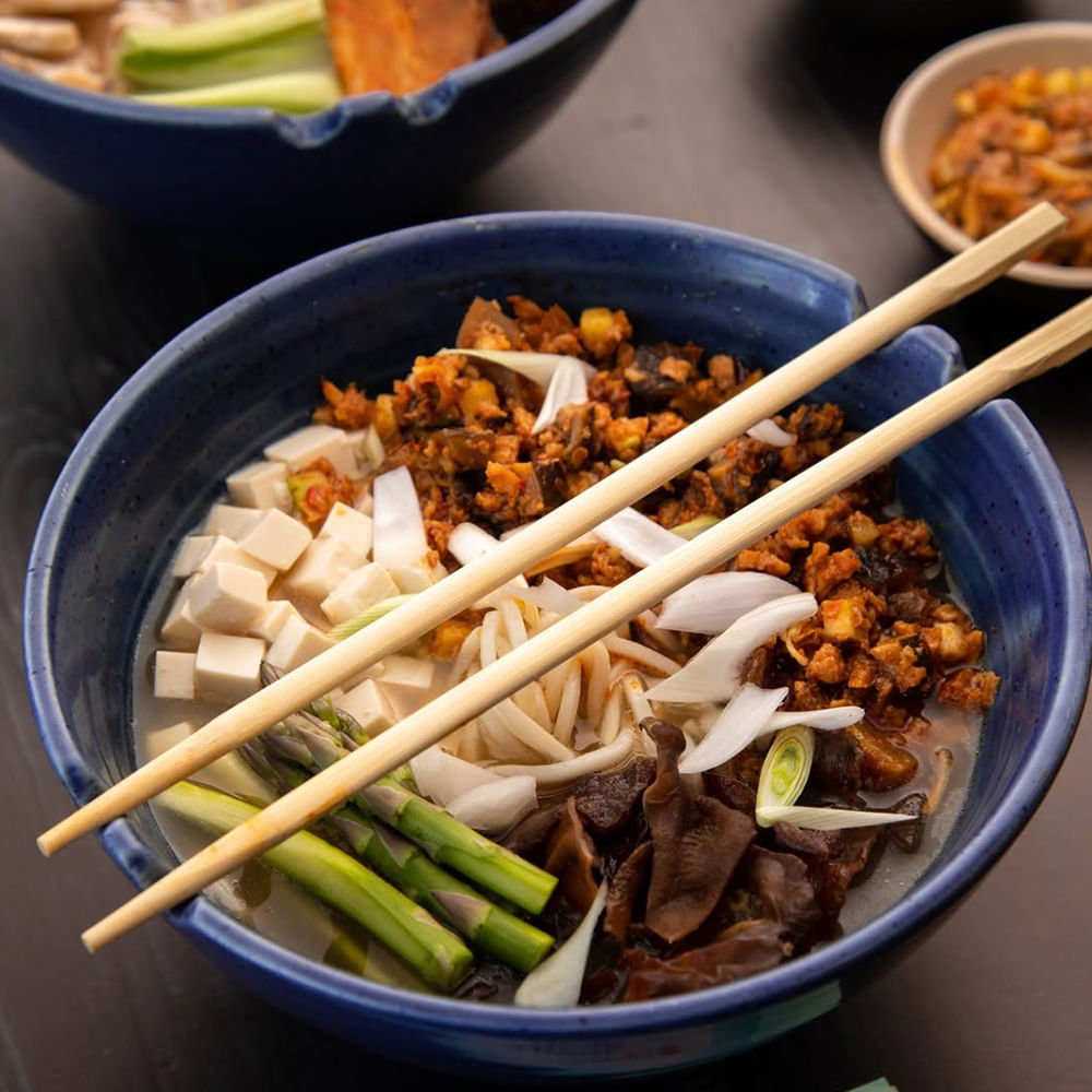 Food,Tableware,Ingredient,Chopsticks,Bowl,Produce,Vegetable,Recipe,Staple food,Kitchen utensil