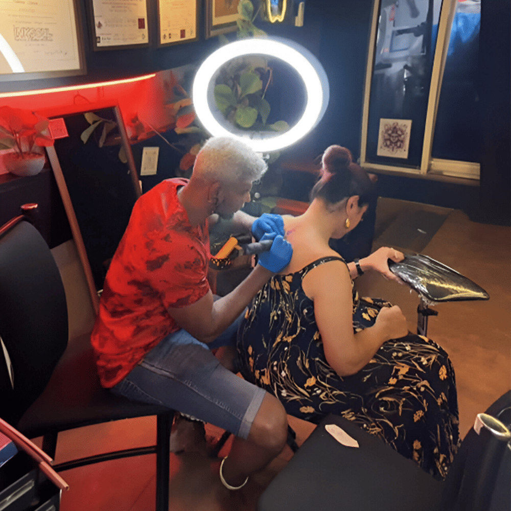 Beauty salon,Makeover,Barber,Mirror,Personal grooming