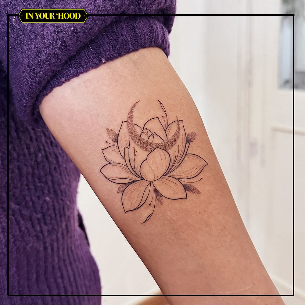 Tattoo,Lotus,Nelumbonaceae,Thigh,Nymphaea nelumbo,Calf,Temporary tattoo,Proteales,Human back,Foot