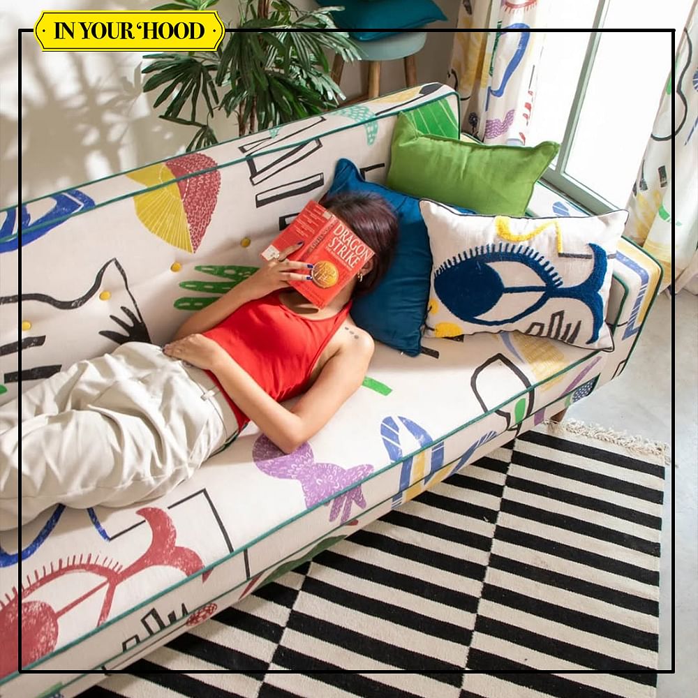 Textile,Cushion,Furniture,Throw pillow,Pillow,Linens,Living room,Couch,Daybed,Design